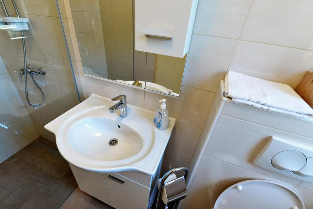 Beach apartment VAMI with sea view