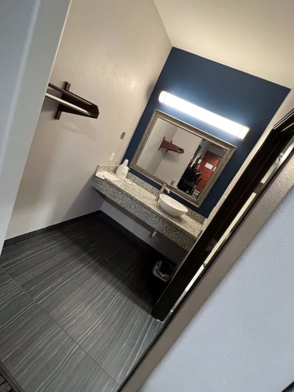 Regency INN & Suites