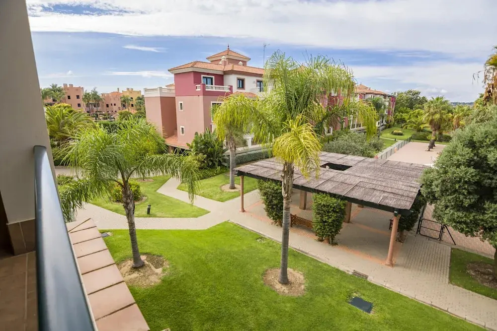Apartment Next to Golf Course