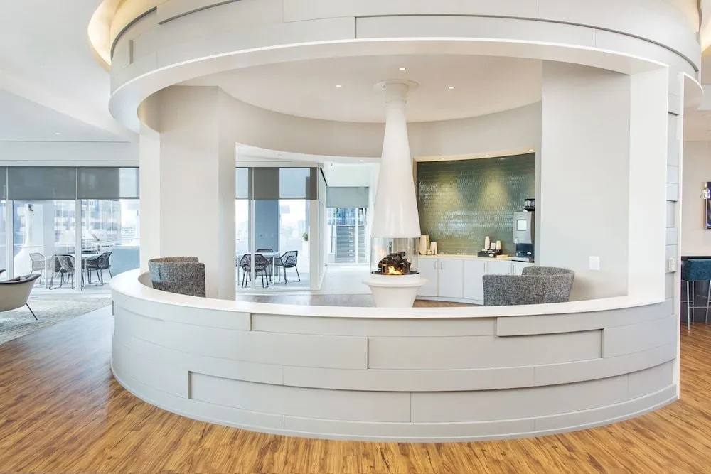 Global Luxury Suites Center City