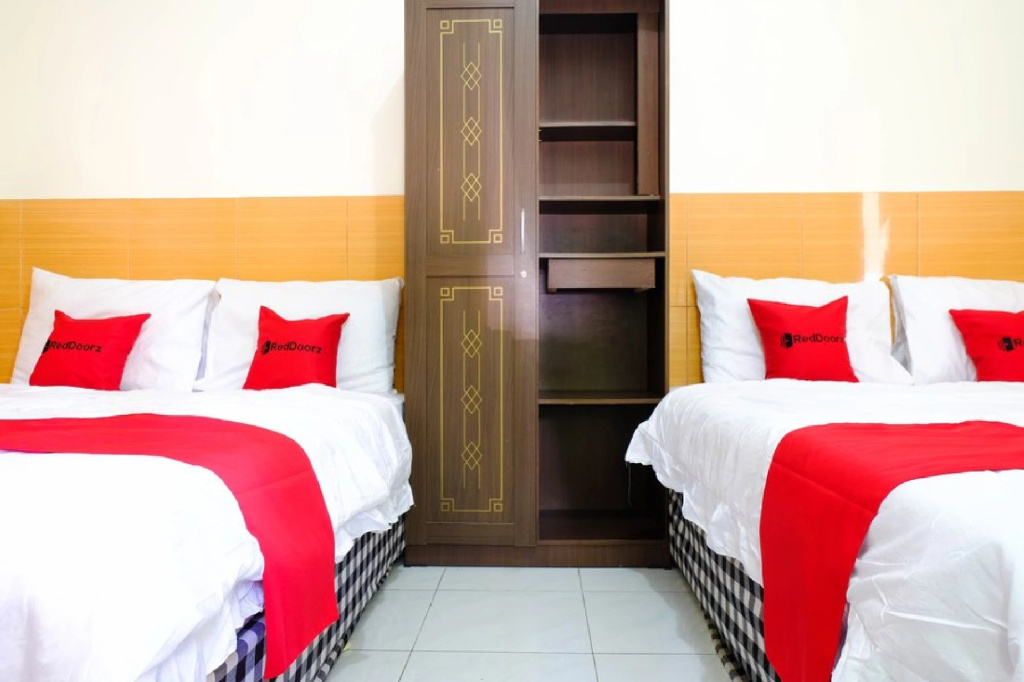 RedDoorz near STAB Syailendra Kopeng