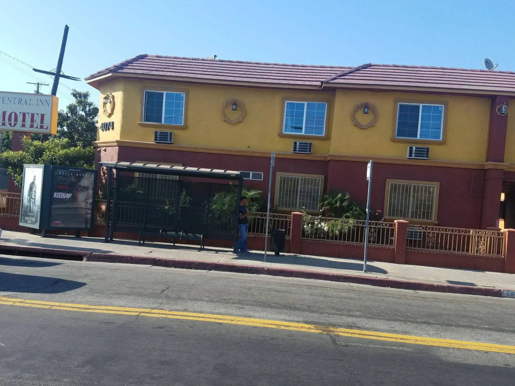 Central Inn Motel on 41 Street
