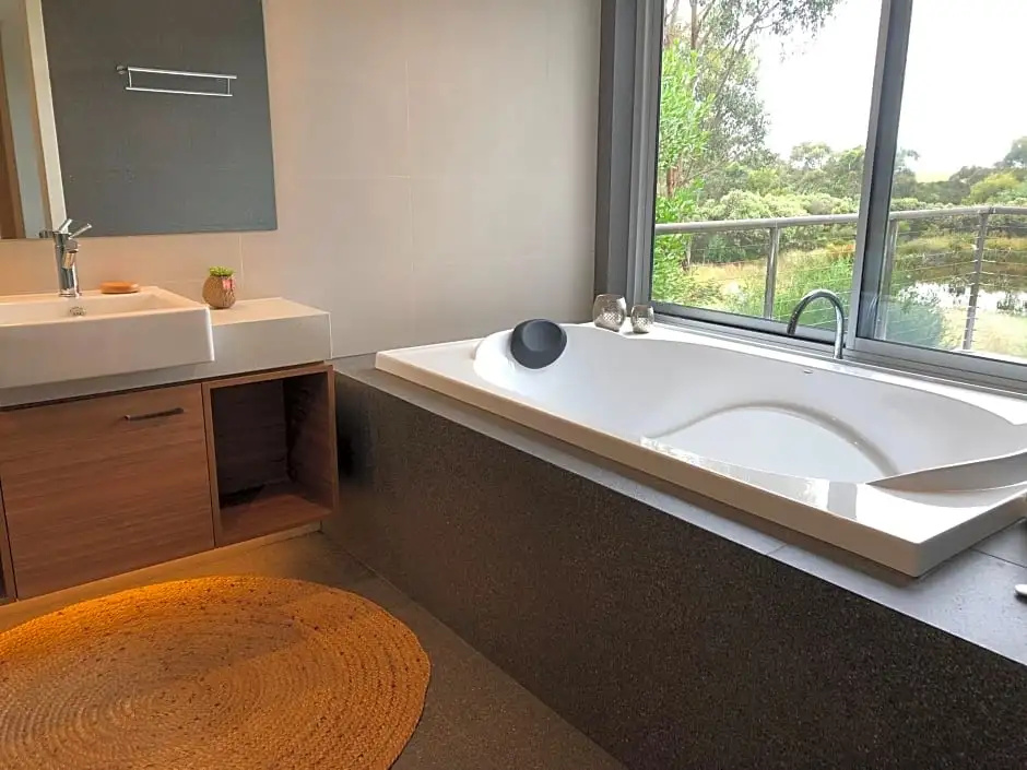 Messmates Luxury Eco Suites
