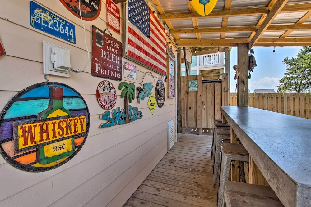 Surf City Escape w/ 6 Decks: Steps To Beach