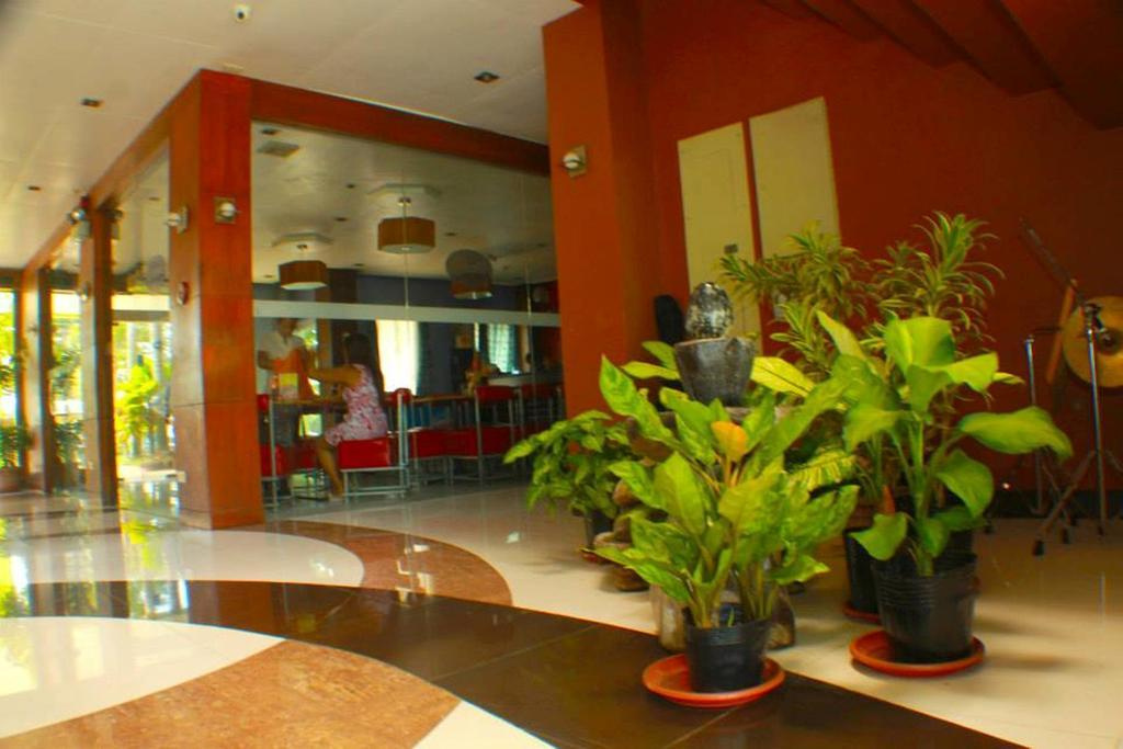 Hotel Camila 2