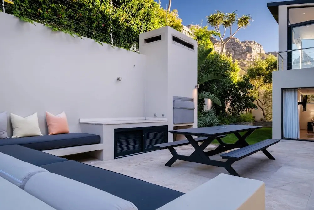 Spectacular Holiday Villa w Private Pool Gym Prima Views