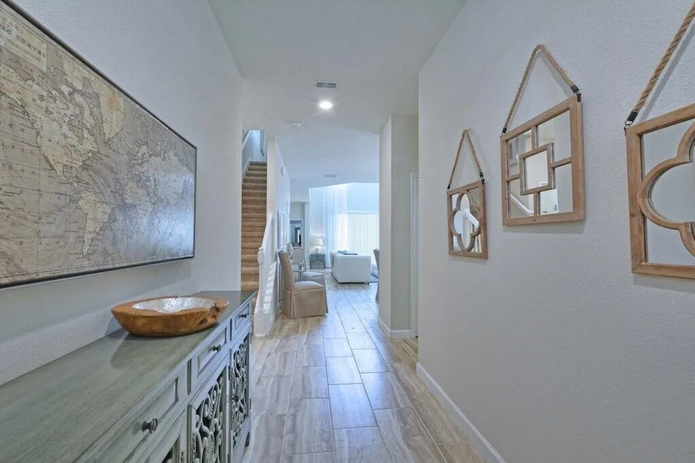 Storey Lake-5 Bedrooms home w/pool-1650ST