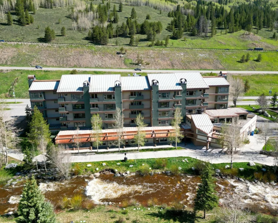 Large, Welcoming Condo With Incredible Views - WL406 by Redawning