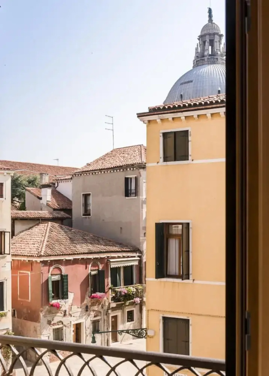 Accademia Charm 5 by Wonderful Italy