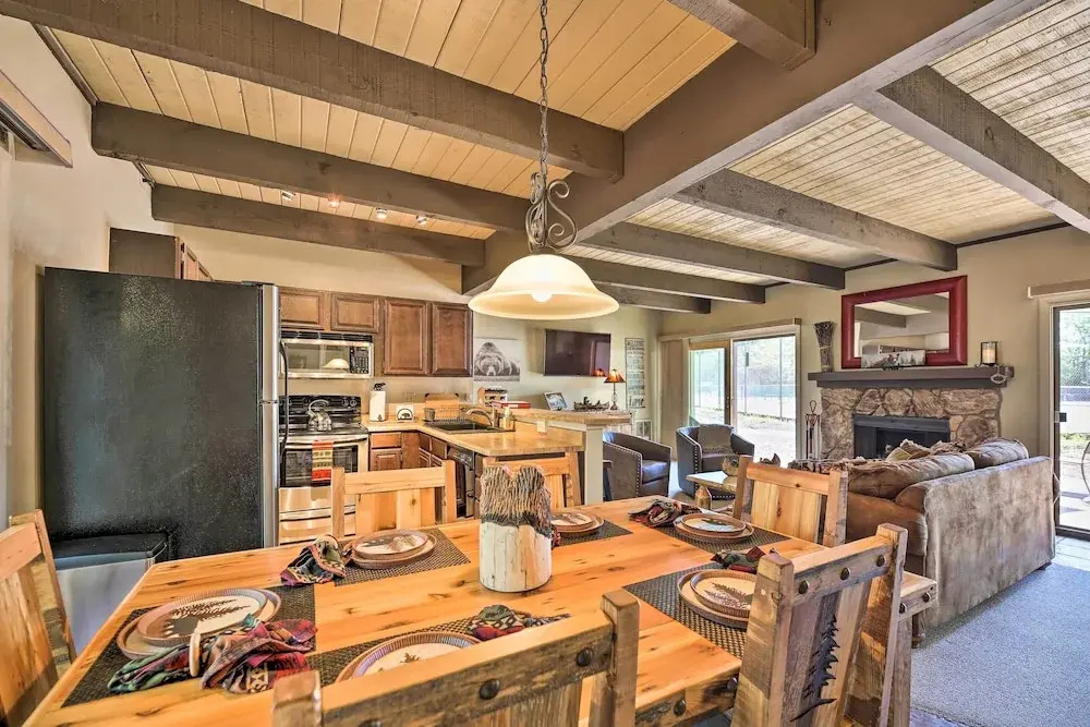 Patio & Fireplace: Country Club Pinetop Condo!