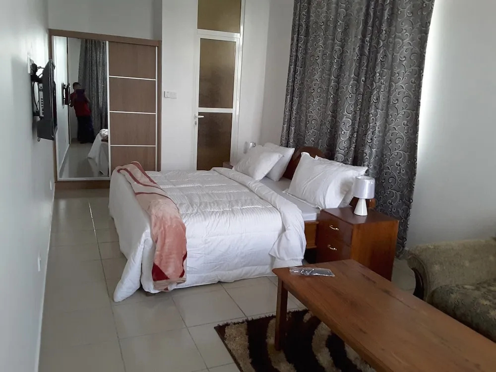 Two Mountains Lodge