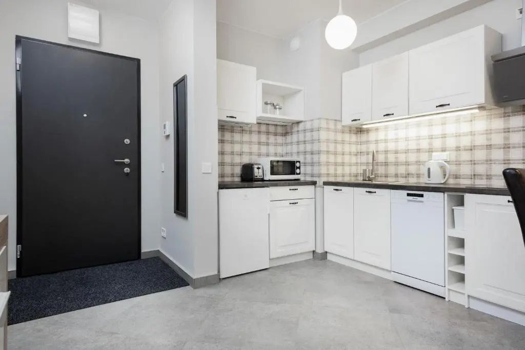 Warsaw Apartment Obozowa by Renters