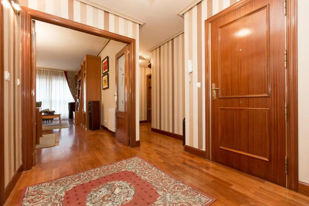 Apartamento Céntrico Con Vistas a la Ría! Garage, Ideal 2-4