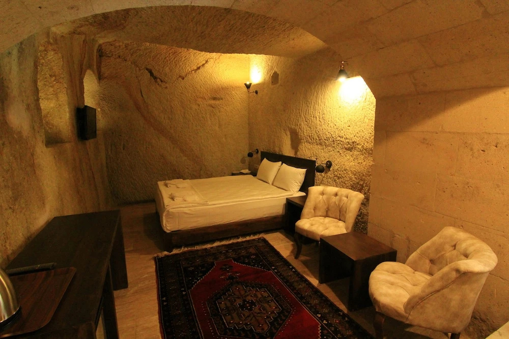 Tafana Cave & Stone Lodge