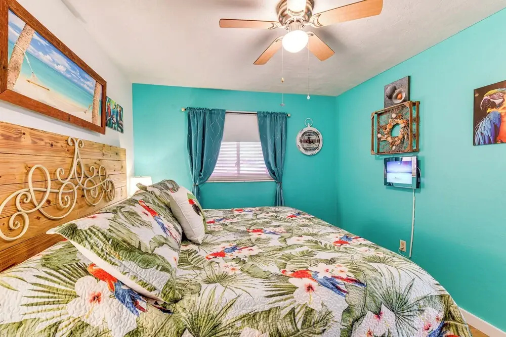 Pet-friendly Bradenton Home ~ 3 Mi to Cortez Beach