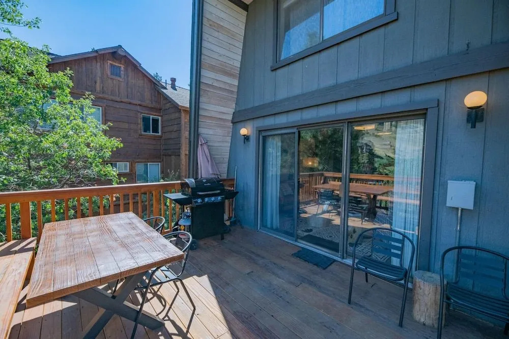 Moon View Cabin