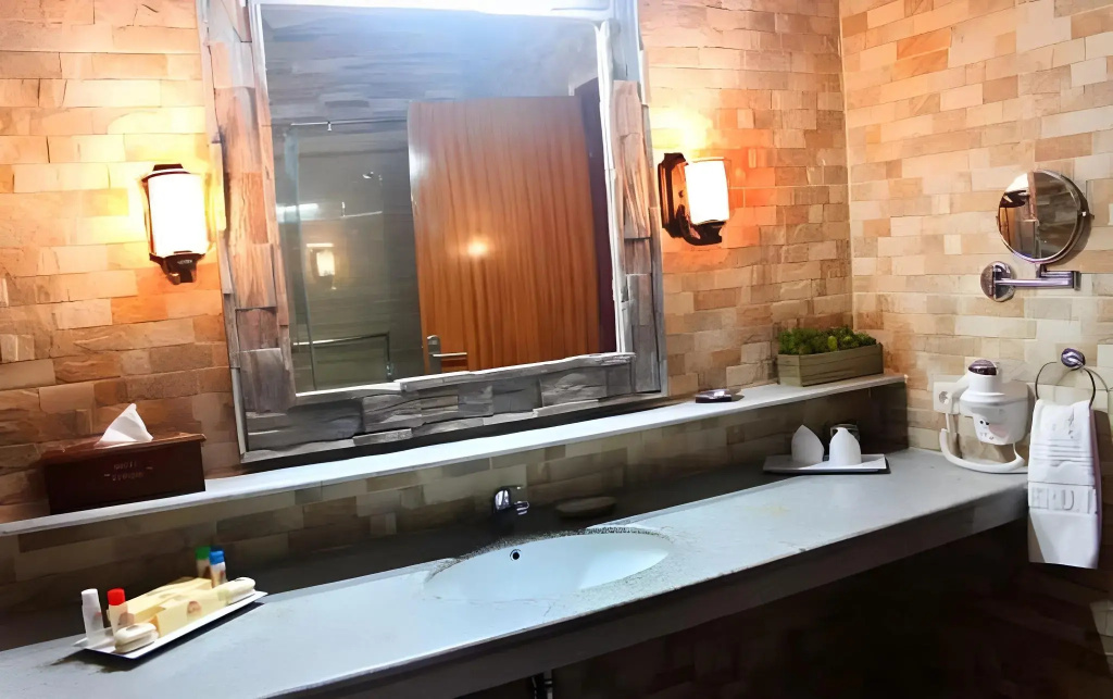 Seruni Hotel Hobbit House
