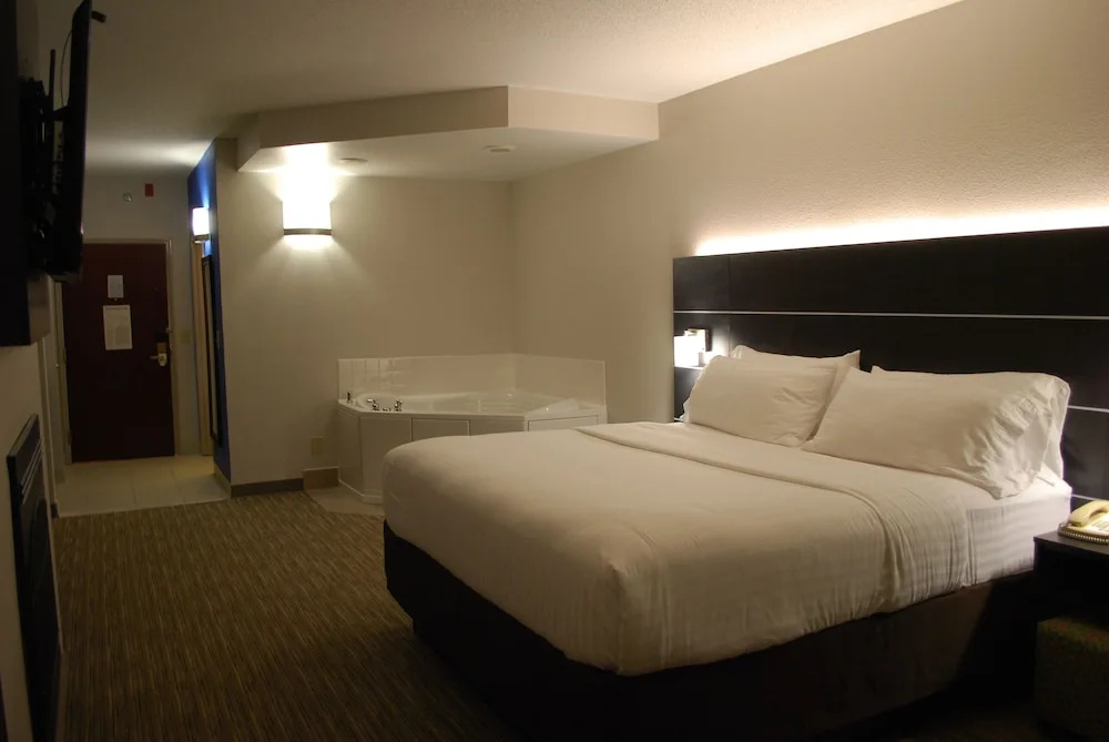 Holiday Inn Express Hotel & Suites Kingsport-Meadowview I-26 by IHG