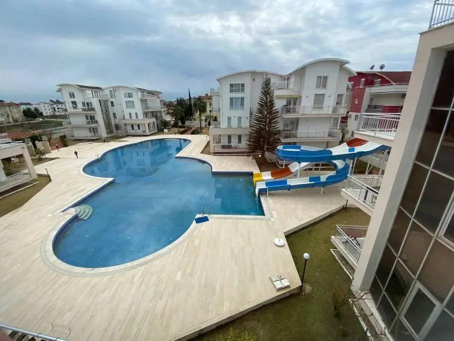 Lovely 3 Bedrooms Luxury APT with pool and Gym