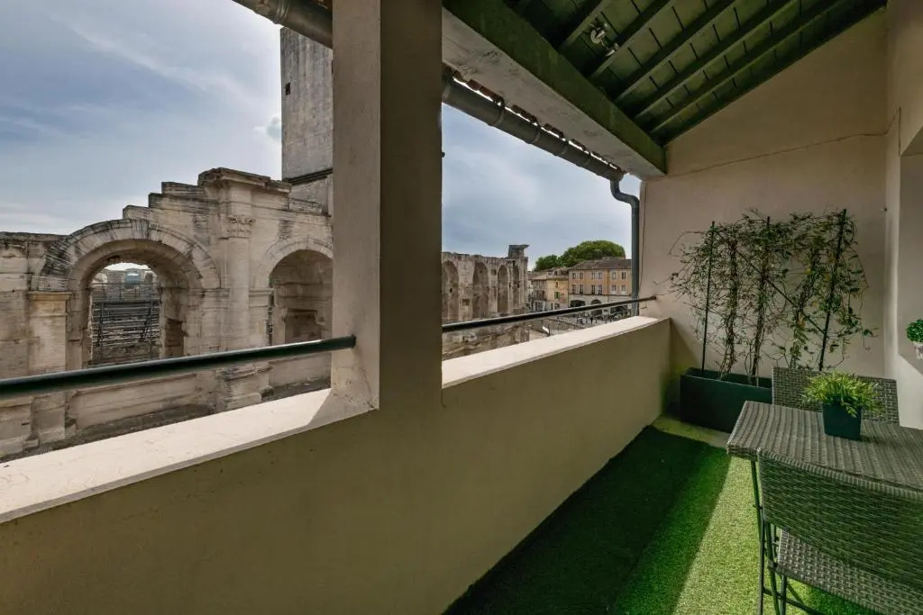 Studio avec balcon donnant sur les Arènes d’Arles