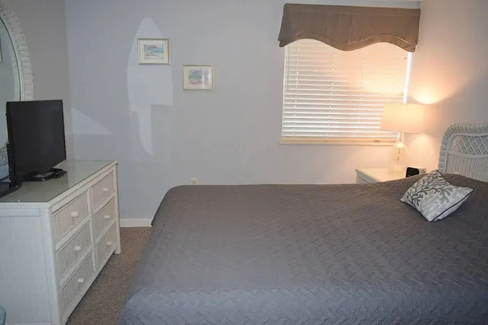 Emerald Cove Ii 4b 3 Bedroom Condo by RedAwning, North Myrtle Beach