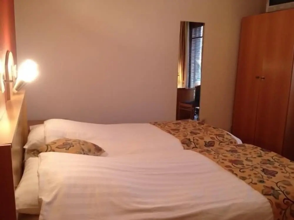 Hotel Montana