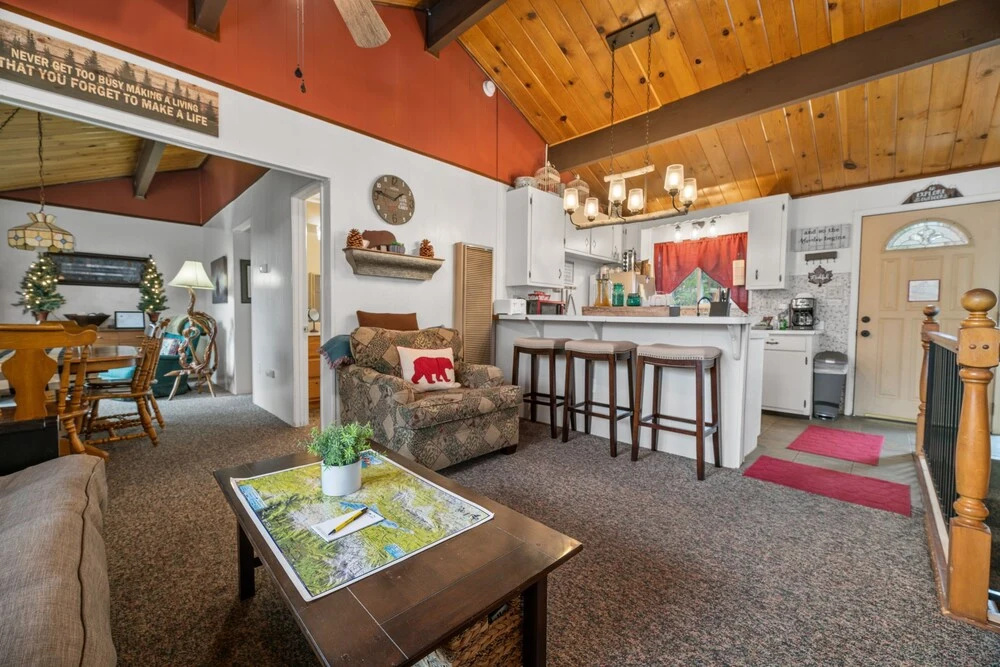 Eagle's Crest At Moonridge - A Sense Of Seclusion And Privacy! Mountain Views! Ac! 2 Bedroom Cabin