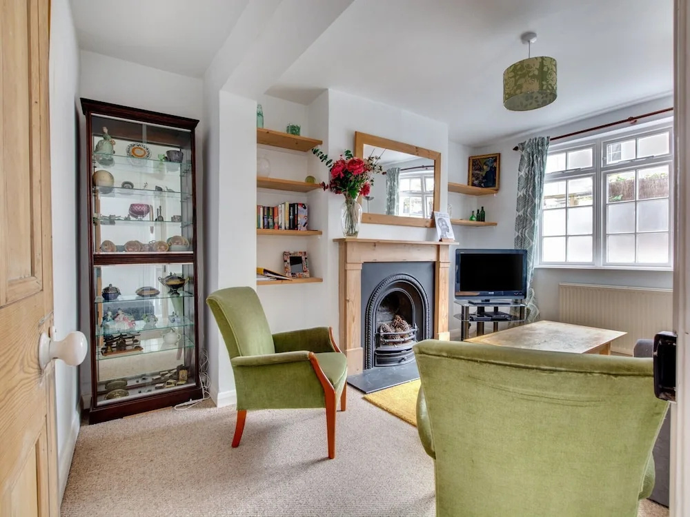 Light and Spacious Cottage, Located in the Pleasant Centre of Brighton