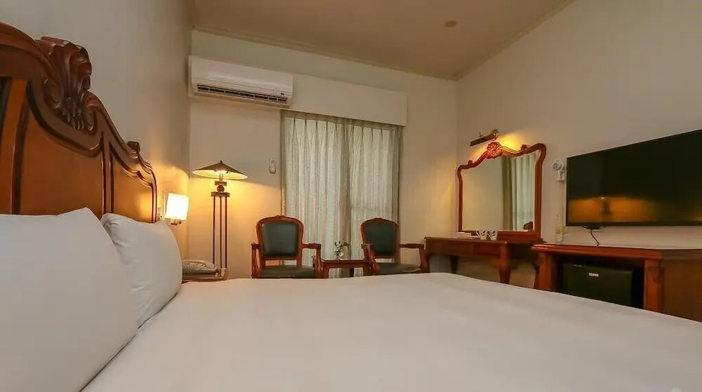 Spring Hotel