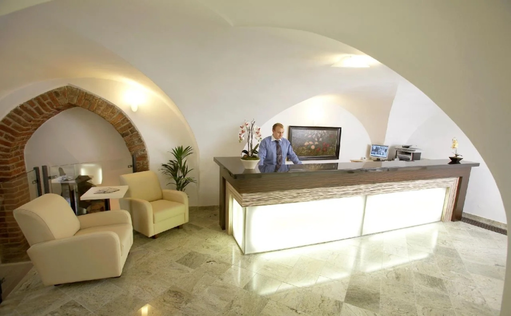 Metamorphis Hotel
