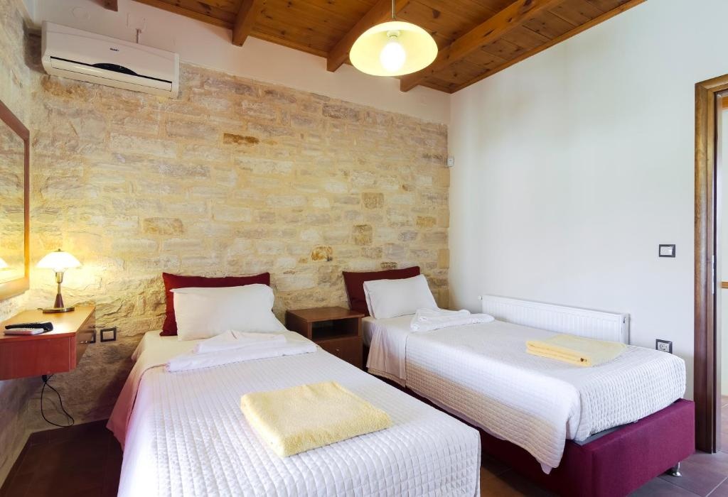 Villas Kalives