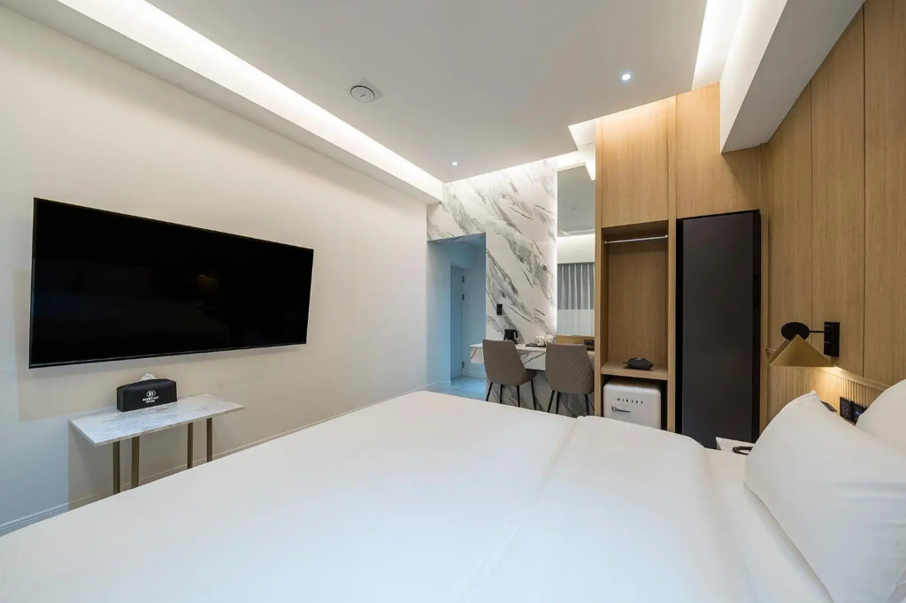 Brown Dot Hotel Pyeonghwa plaza