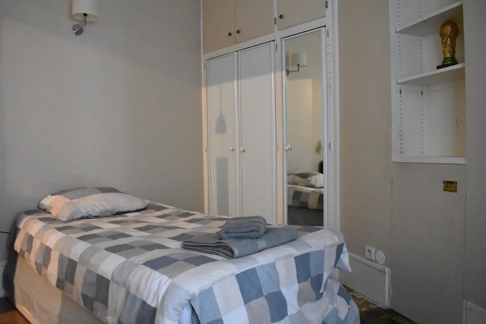1 Bedroom Apartment In 16Th Arrondissement