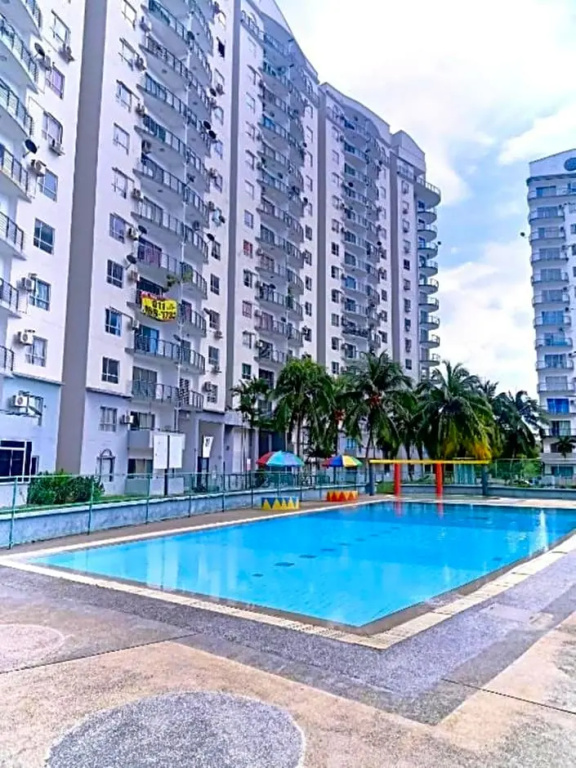 OYO 90499 Marina View Villas