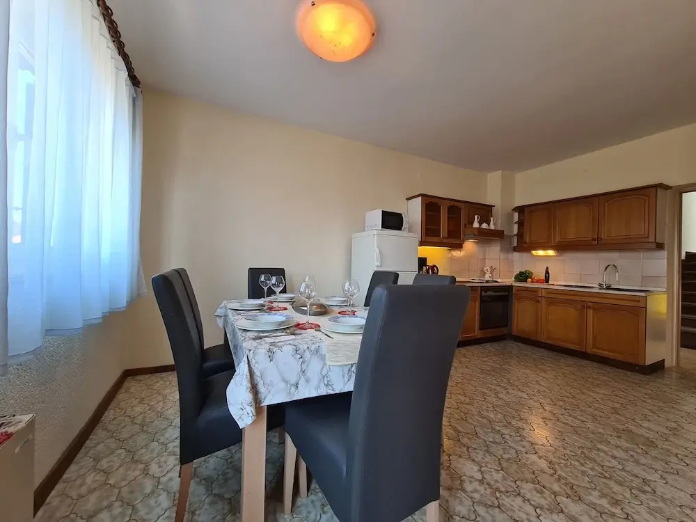 Apartment 743