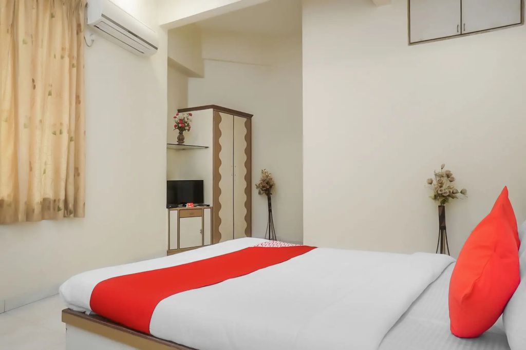 OYO Flagship 15921 Hotel Golden Rock