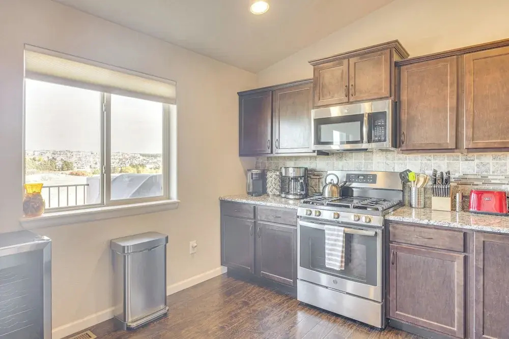 8 Mi to Usafa! Townhome w/ Game Room & Backyard