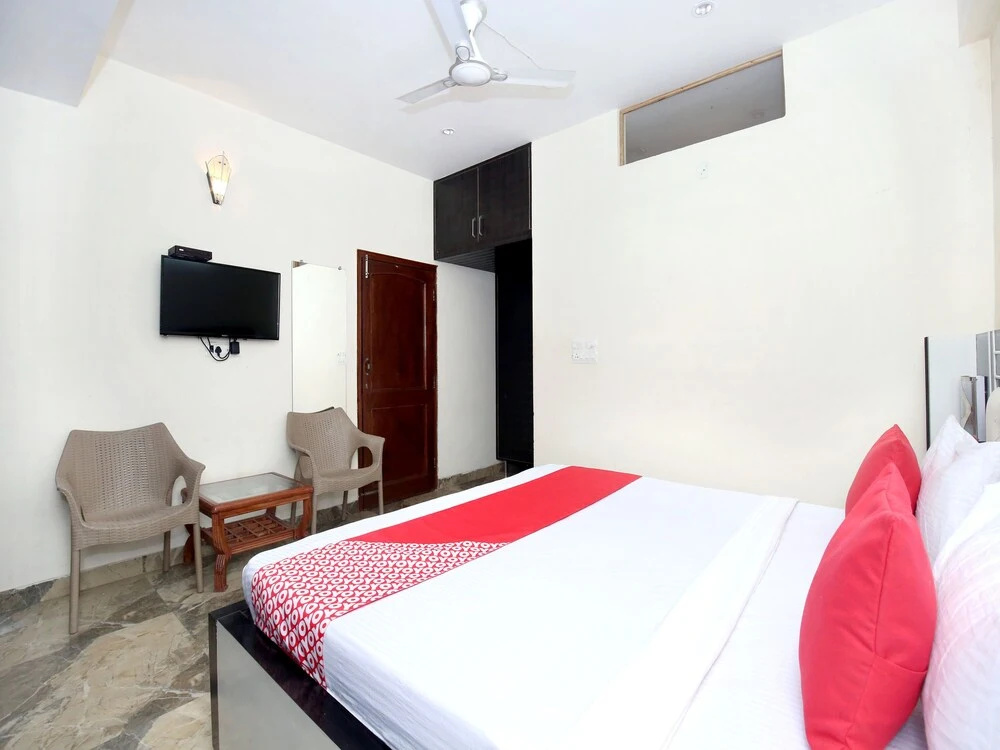 OYO 11859 Home 2BHK Barog View