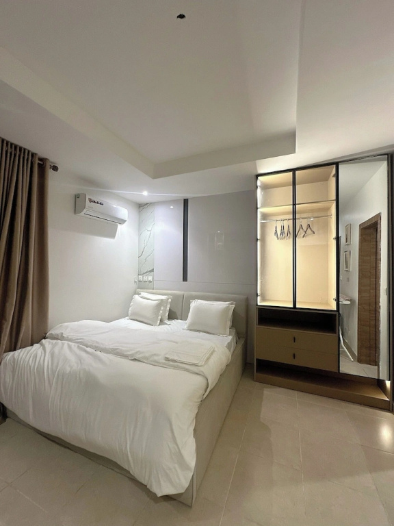 Lias Court Apartment