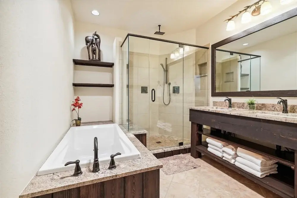 Water Dance Retreat 4 Bedroom Townhouse by RedAwning