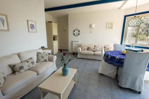 Taormina Isola Bella Apartment - Taormina Holidays