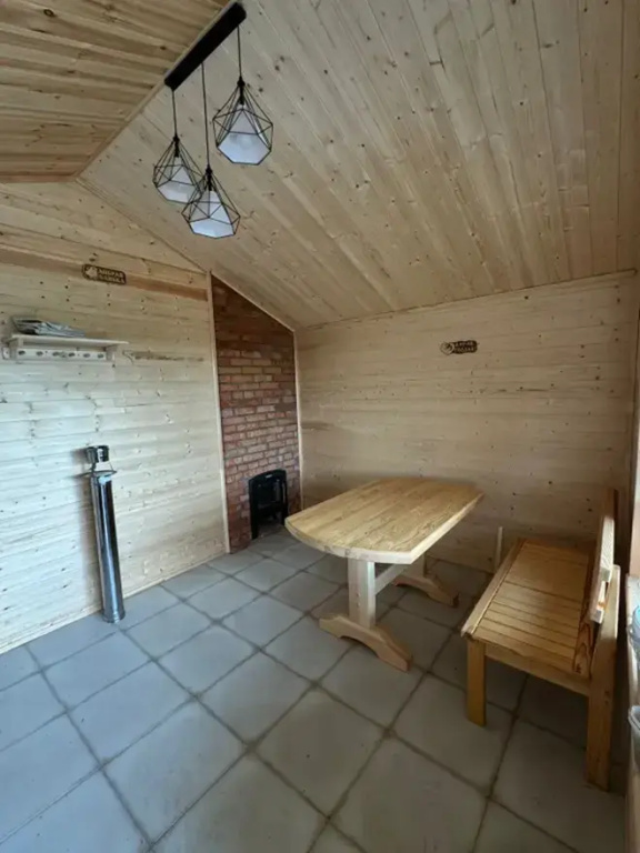 Нелжа House (Хаус) 1