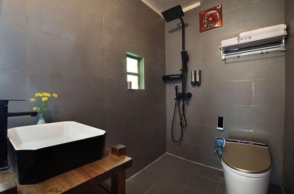 Jingzheng Holiday Hotel