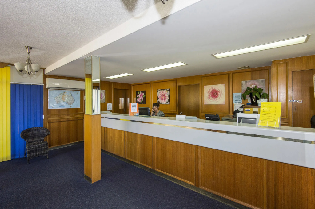 Mid City Motor Inn