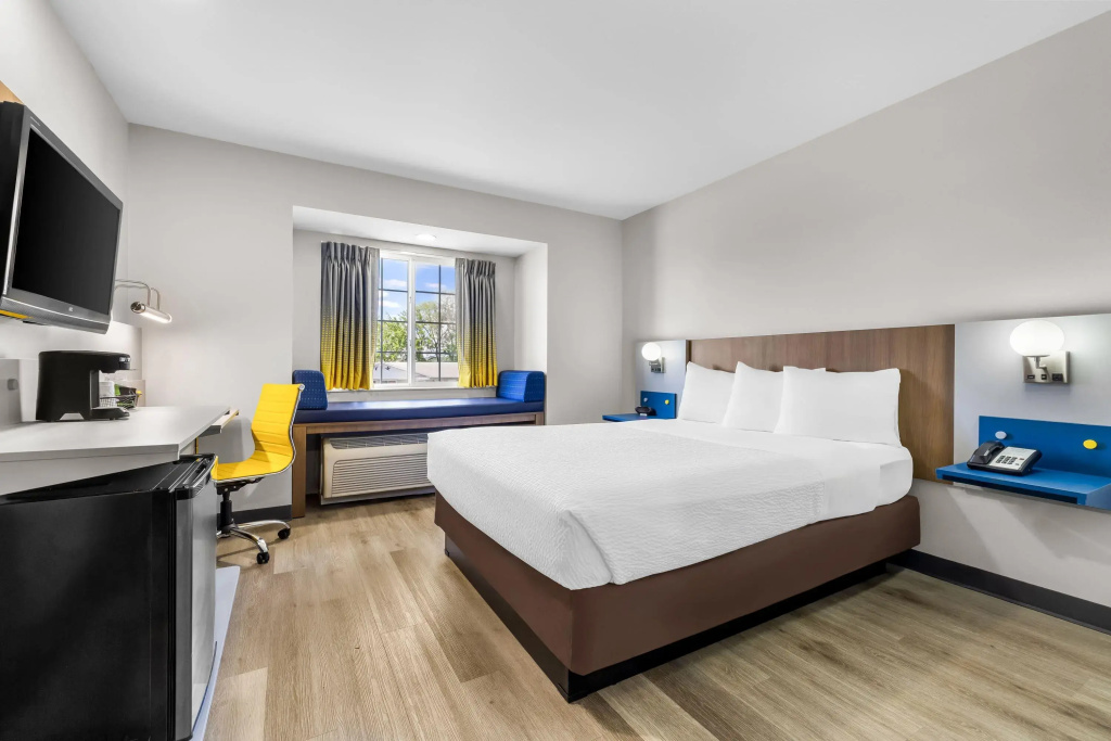 Microtel Inn & Suites by Wyndham Prairie du Chien
