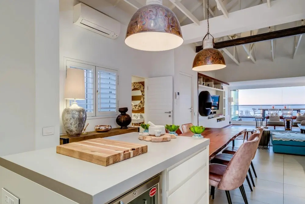 Spacious Penthouse Apartment With Breathtaking Views 3 Degrees North