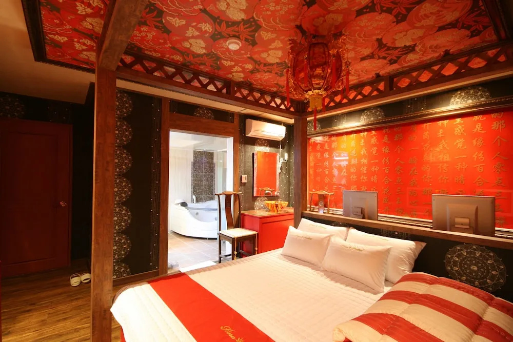 Hera Hotel