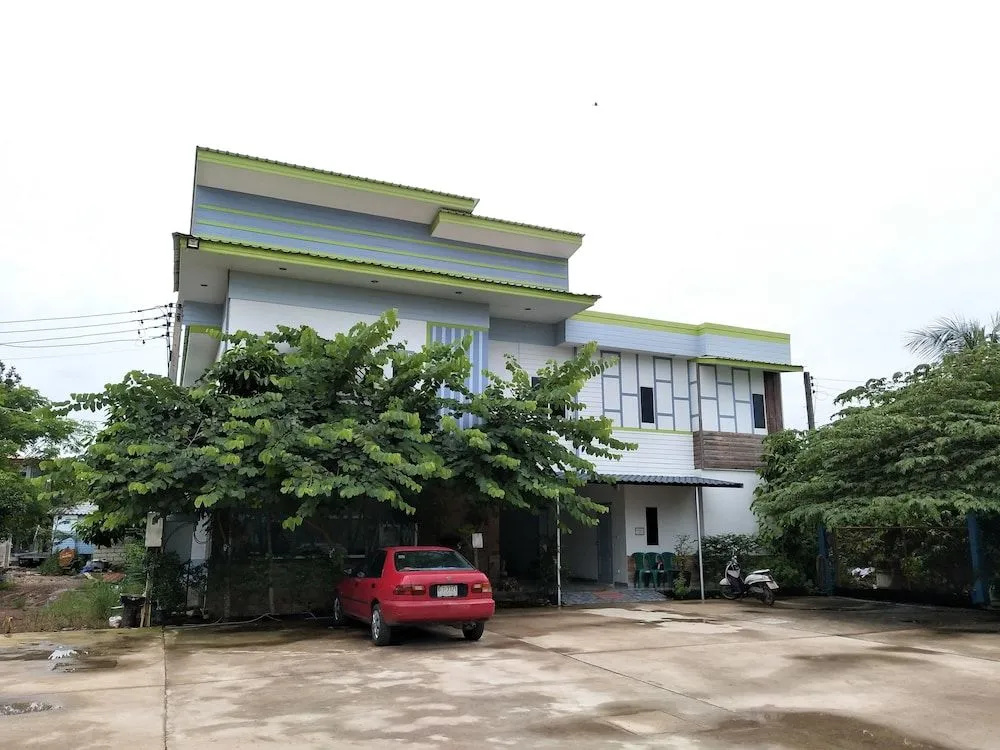 Ausgust Riverside Resort