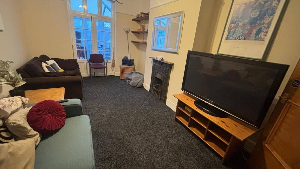 House - Sleeps 8 - Clifton Down 10 min Walk