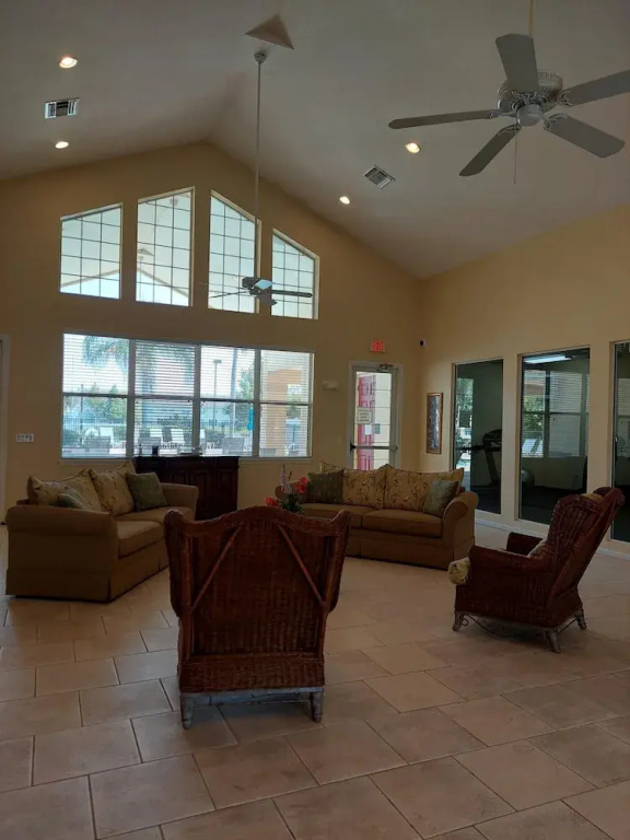 Amazing 3/2 Condo, Gated Community at Club Cortile!!